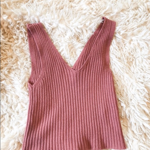 Urban Outfitters Tops - PINK CUTE CROP TOP!!!